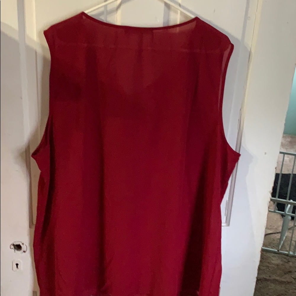 Red top - Picture 4 of 6